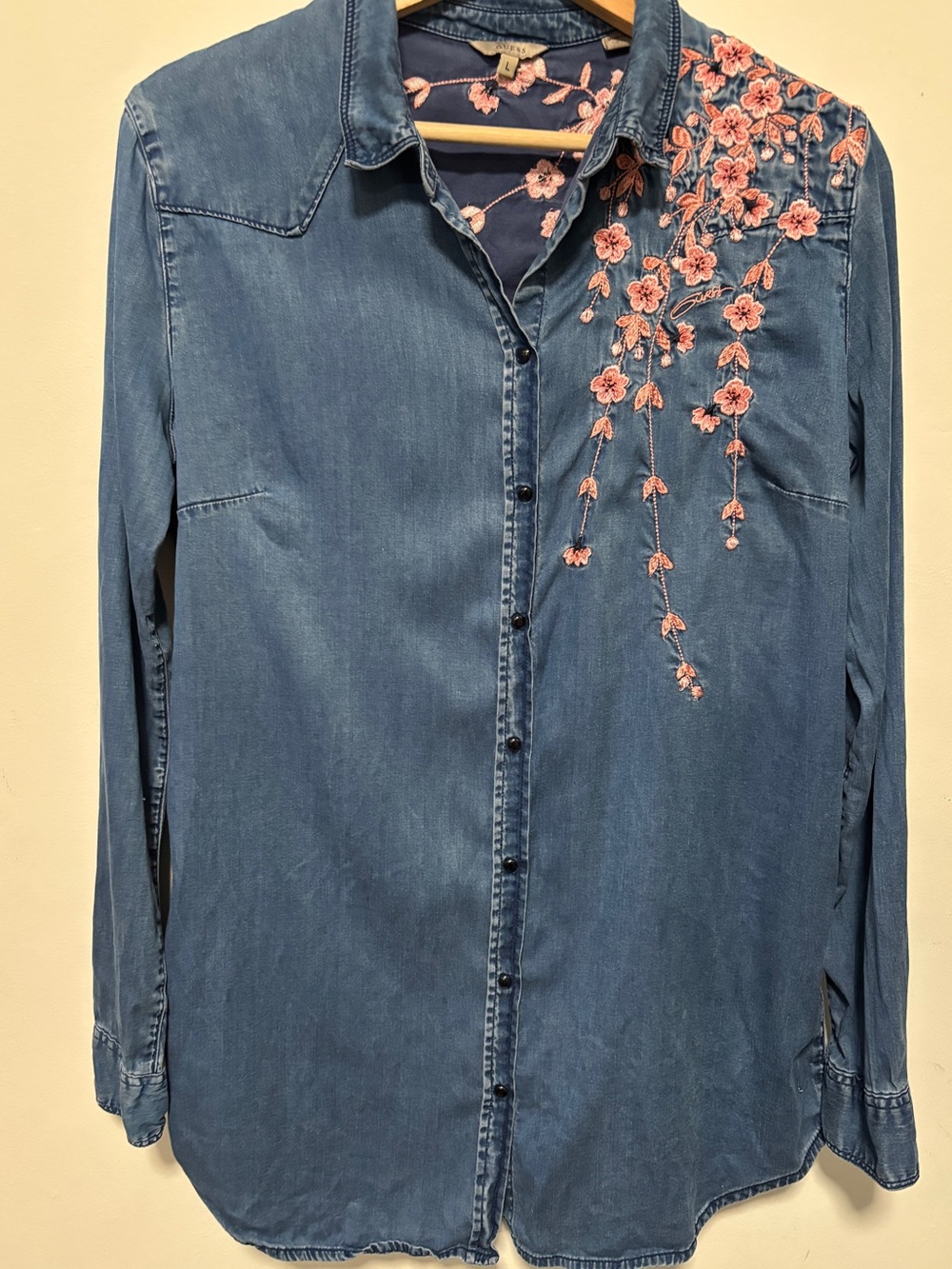 GUESS Lightweight Denim Shirt With Pink Flowers Embroidery Size L